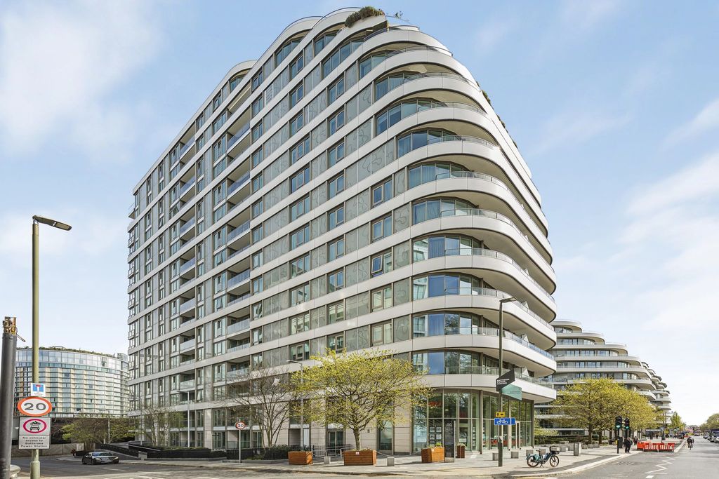 Property photo 3 of 13 Building Exterior