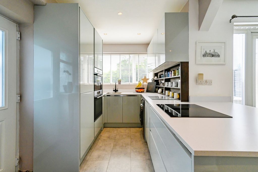 Property photo 3 of 19 Pbox-Img.Jpg