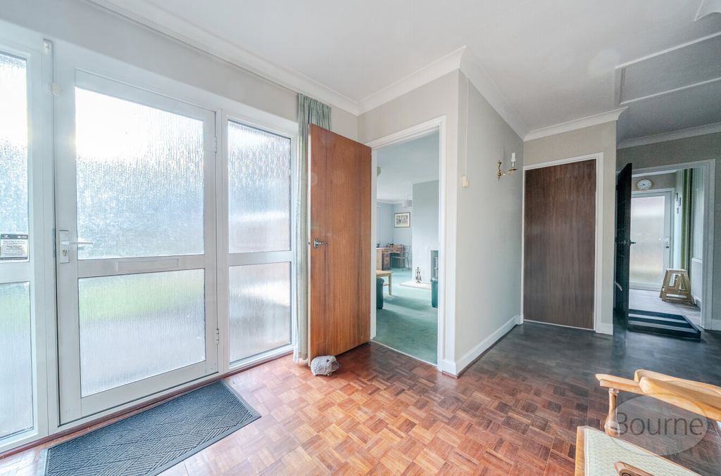 Property photo 2 of 16 6F2c70Bf-49Cf-439...