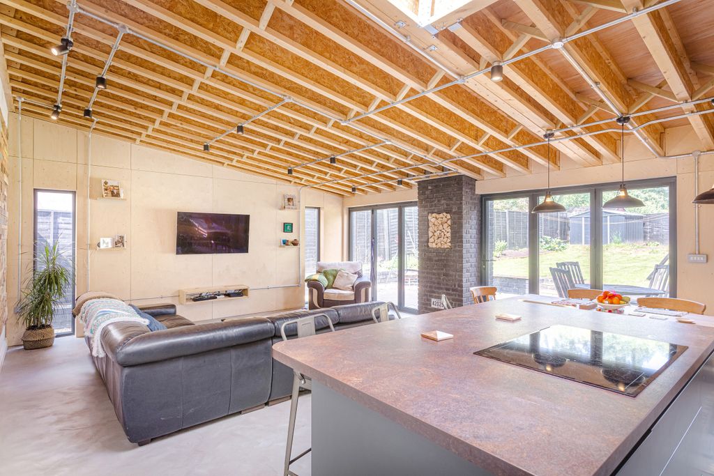 Property photo 3 of 22 Img_7605