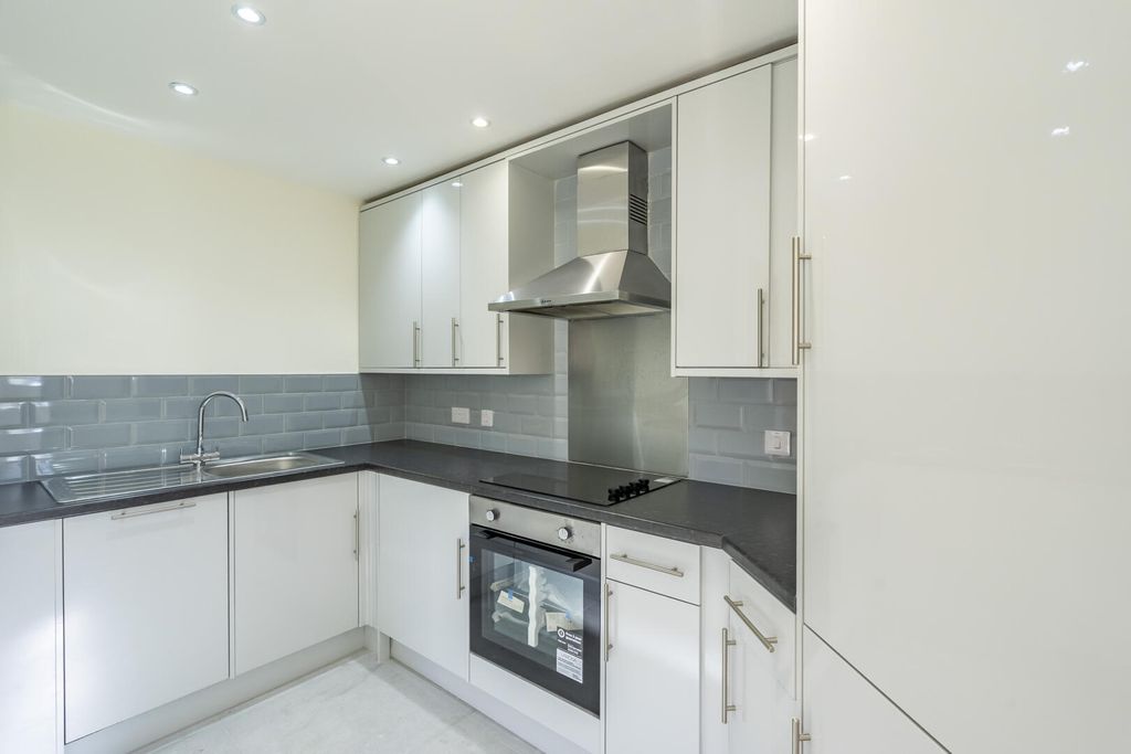 Property photo 3 of 13 Kitchen