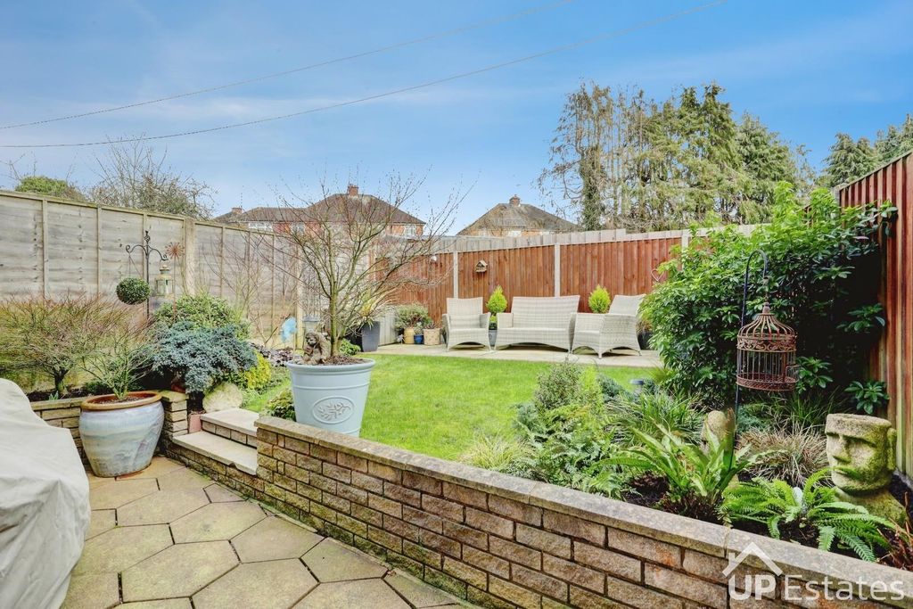 Property photo 2 of 20