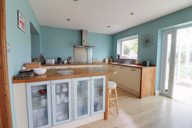 Property photo 2 of 24 Kitchen