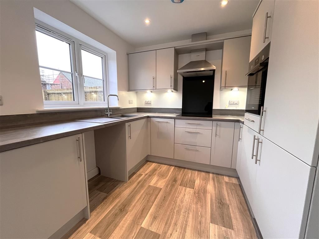 Property photo 2 of 10 Kitchen