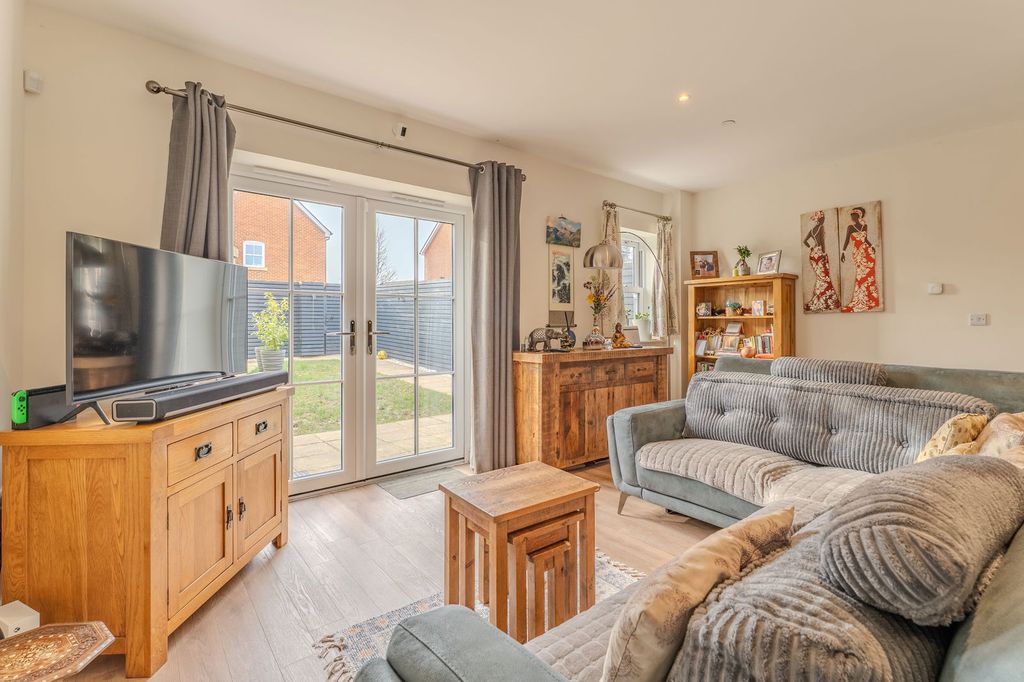 Property photo 2 of 11