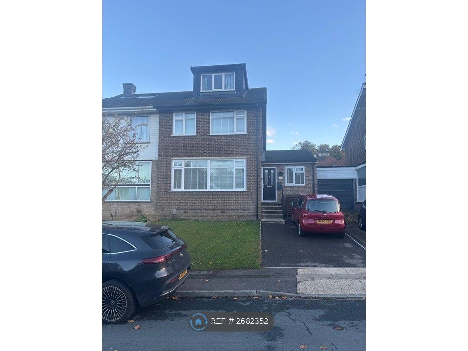 Property photo 1 of 22 Front & Driveway