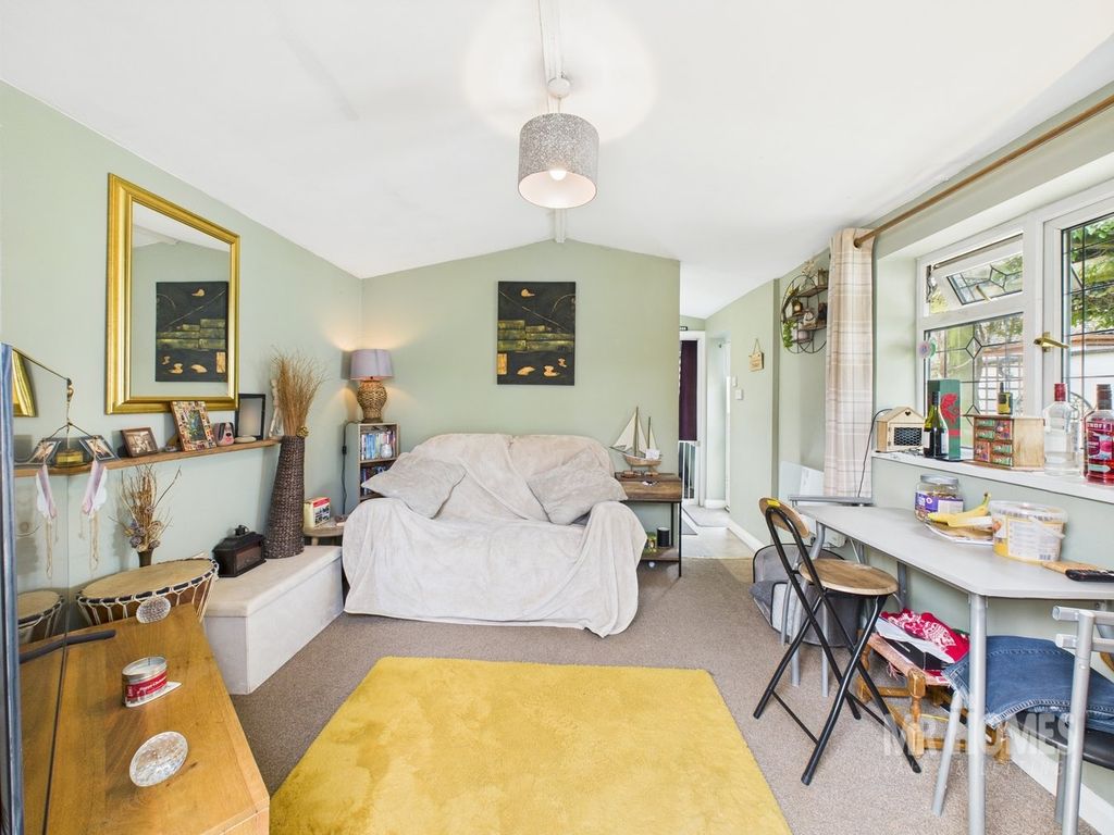 Property photo 2 of 45