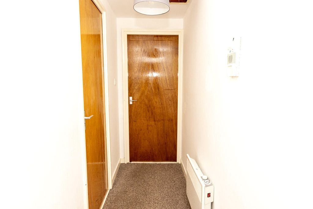 Property photo 2 of 9 Picture No. 11