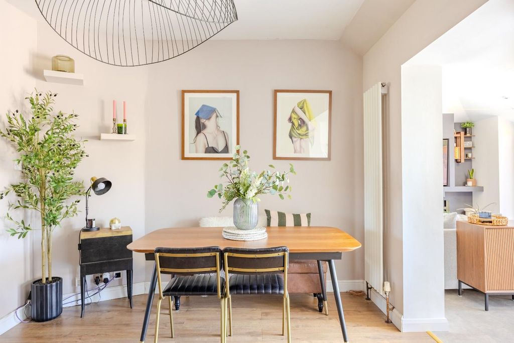 Property photo 3 of 34 Dining Room