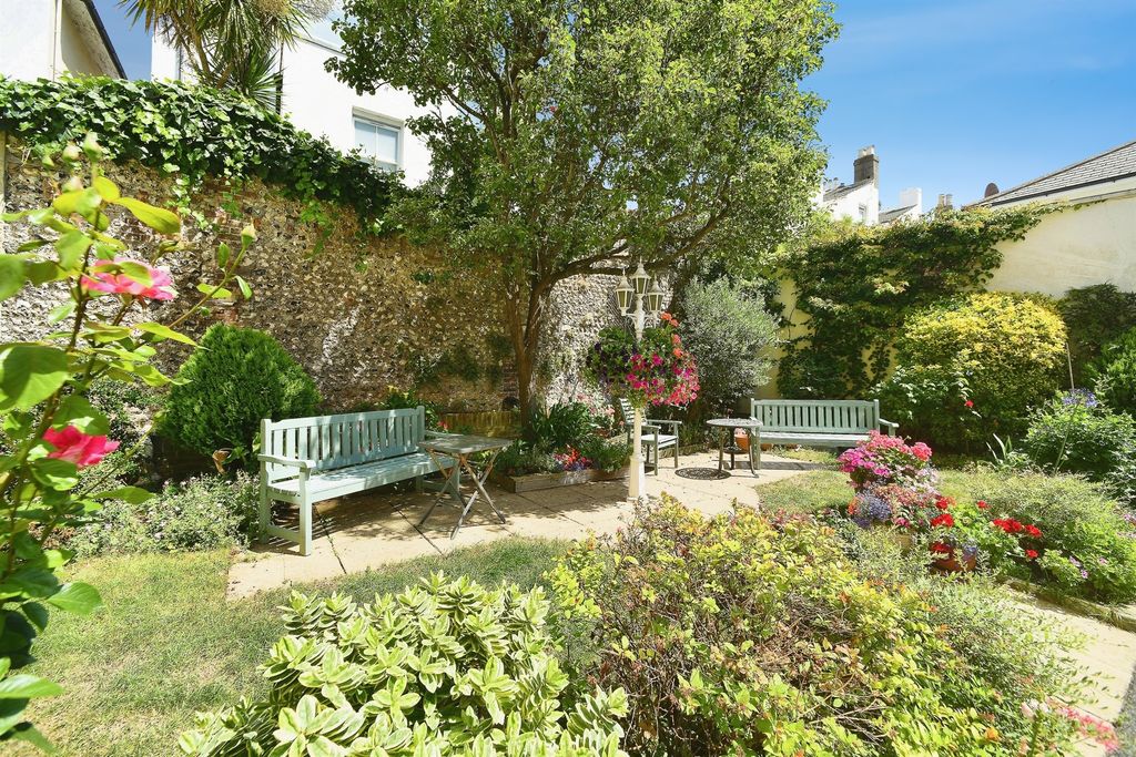Property photo 2 of 15