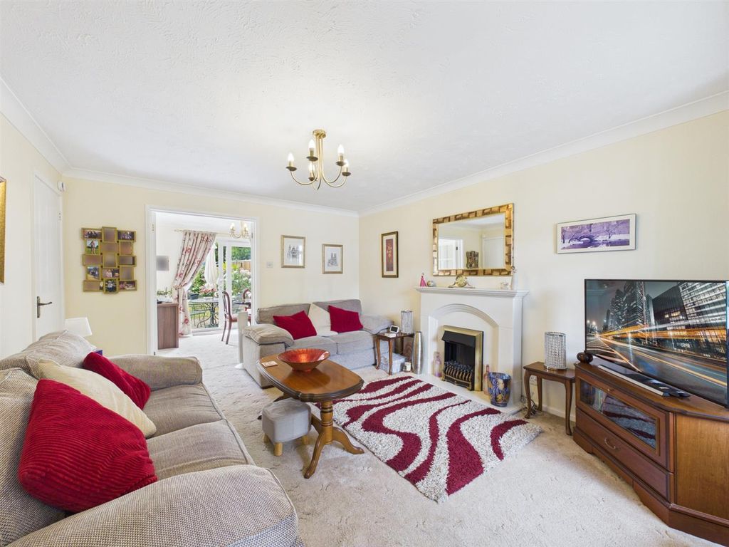 Property photo 3 of 13 Sitting Room