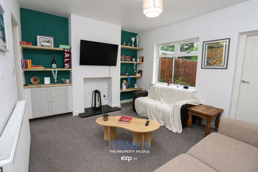 Property photo 2 of 16