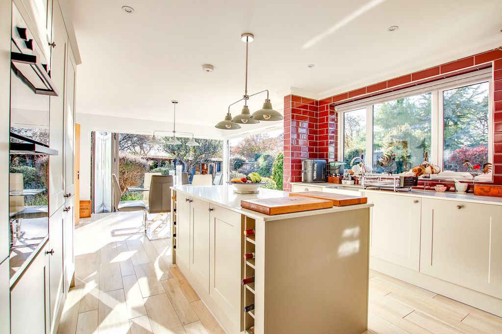 Property photo 3 of 20