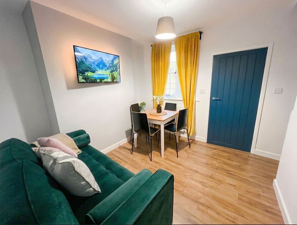 Property photo 2 of 6