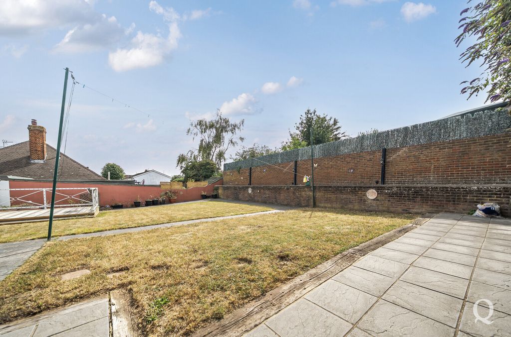 Property photo 3 of 23 c2559642-Cf86-4Ab...