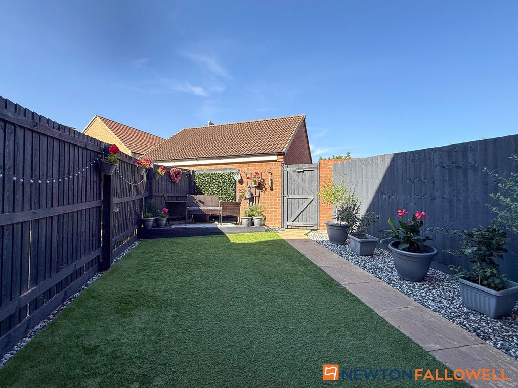 Property photo 3 of 24 Rear Garden 1
