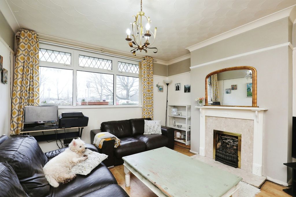 Property photo 2 of 14