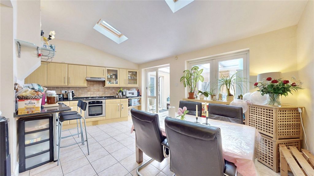 Property photo 3 of 17 Picture No. 12