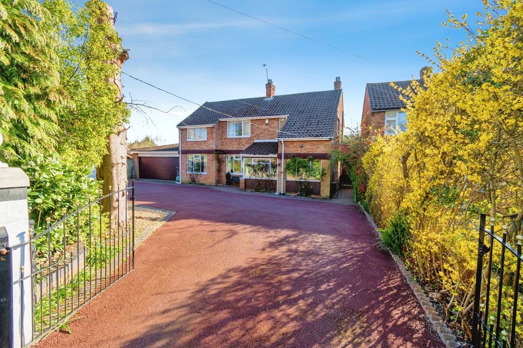 Property photo 1 of 34