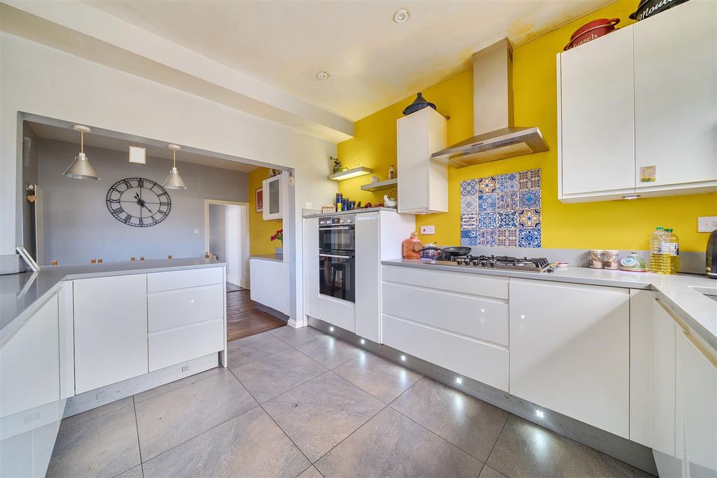 Property photo 1 of 14 Kitchen/Breakfast Room
