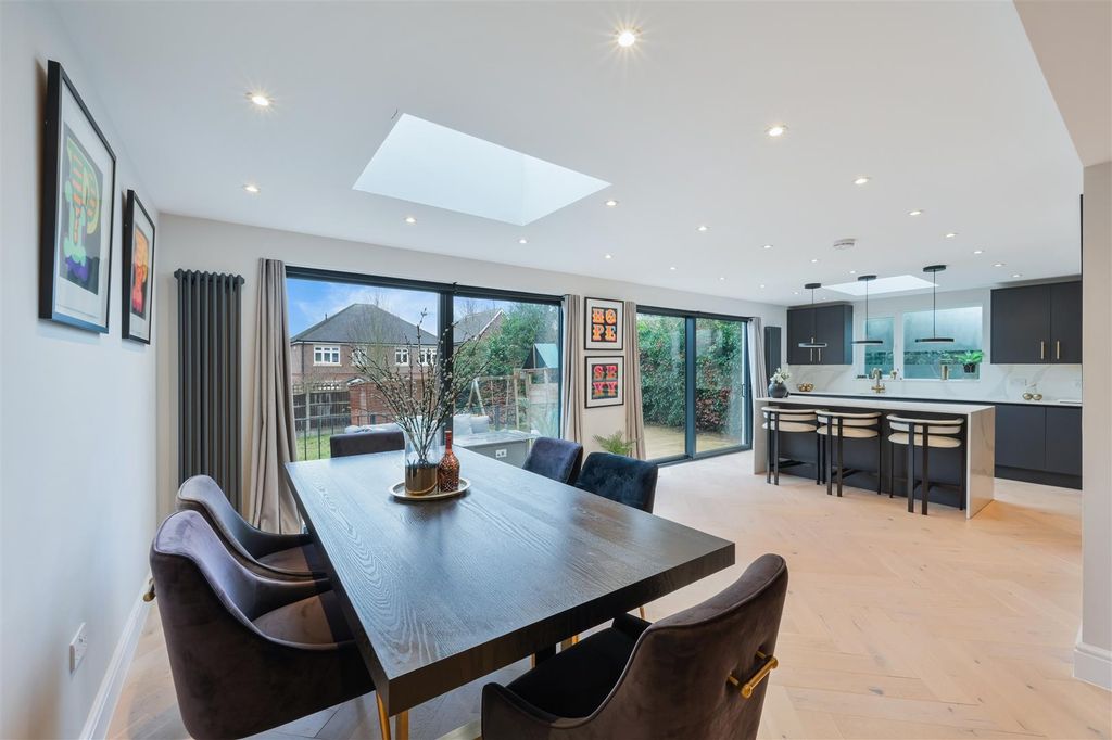 Property photo 3 of 28 Fir Tree Road