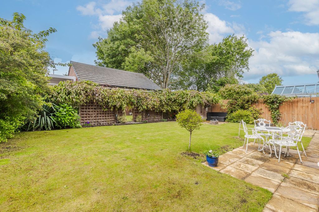 Property photo 3 of 28
