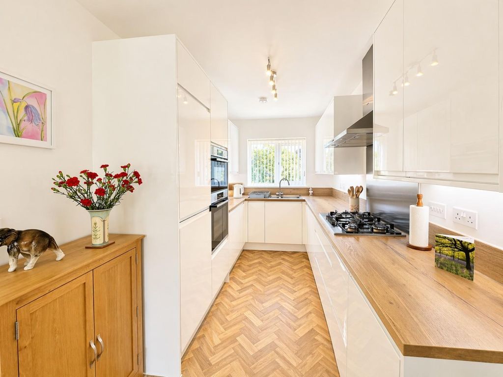 Property photo 2 of 16 14 Foundry Rise - Kitchen..Jpeg