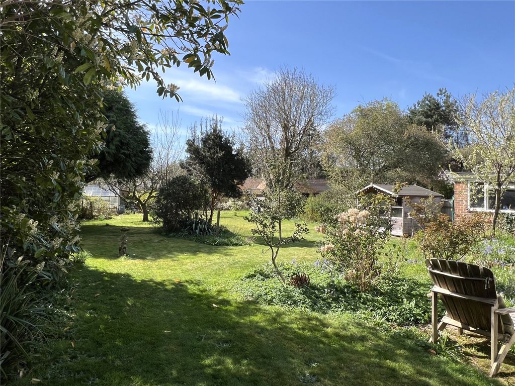 Property photo 3 of 18 Garden