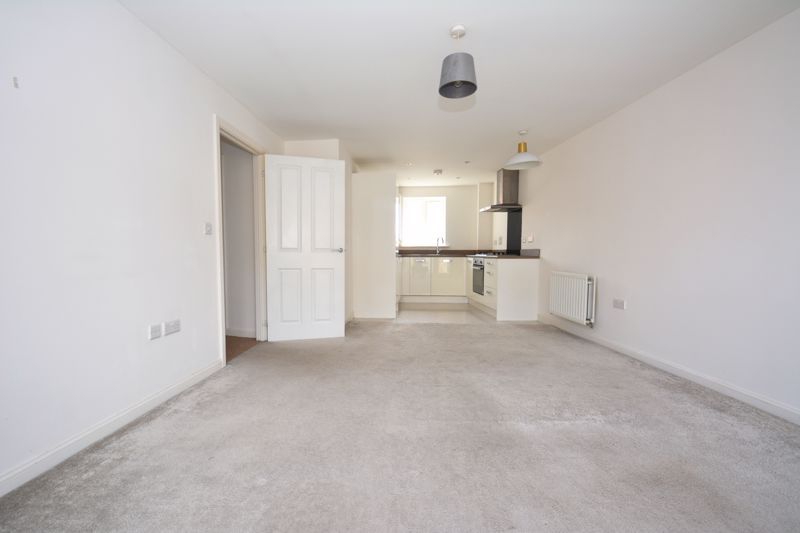 Property photo 3 of 7 Photo 6