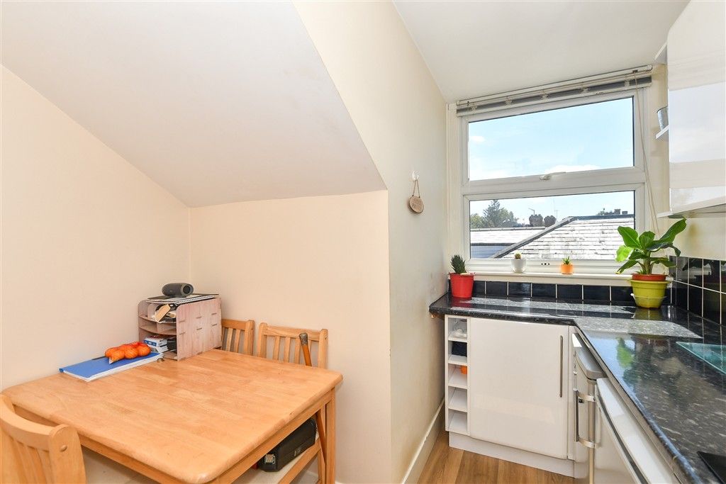 Property photo 3 of 7 Kitchen