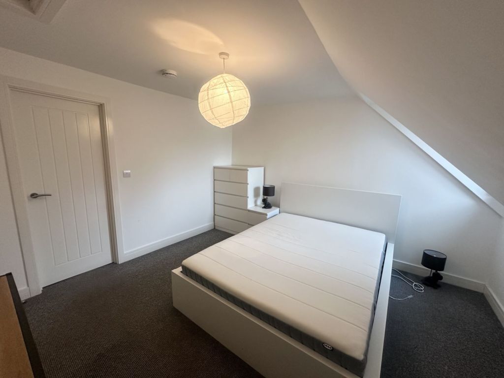 Property photo 2 of 15 Photo 4