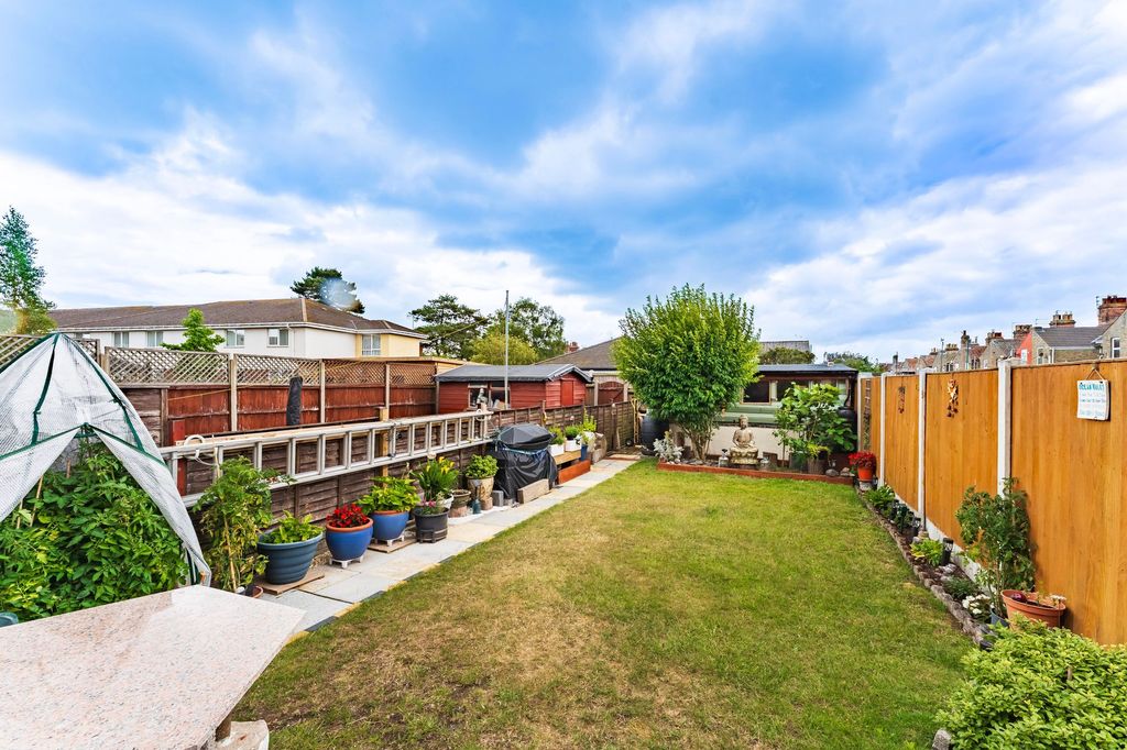 Property photo 2 of 19