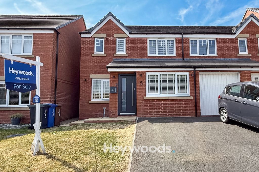 Property photo 1 of 40
