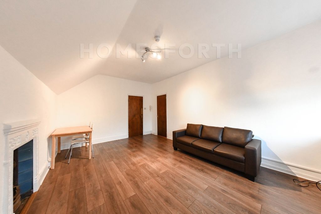 Property photo 1 of 12 Photo 3