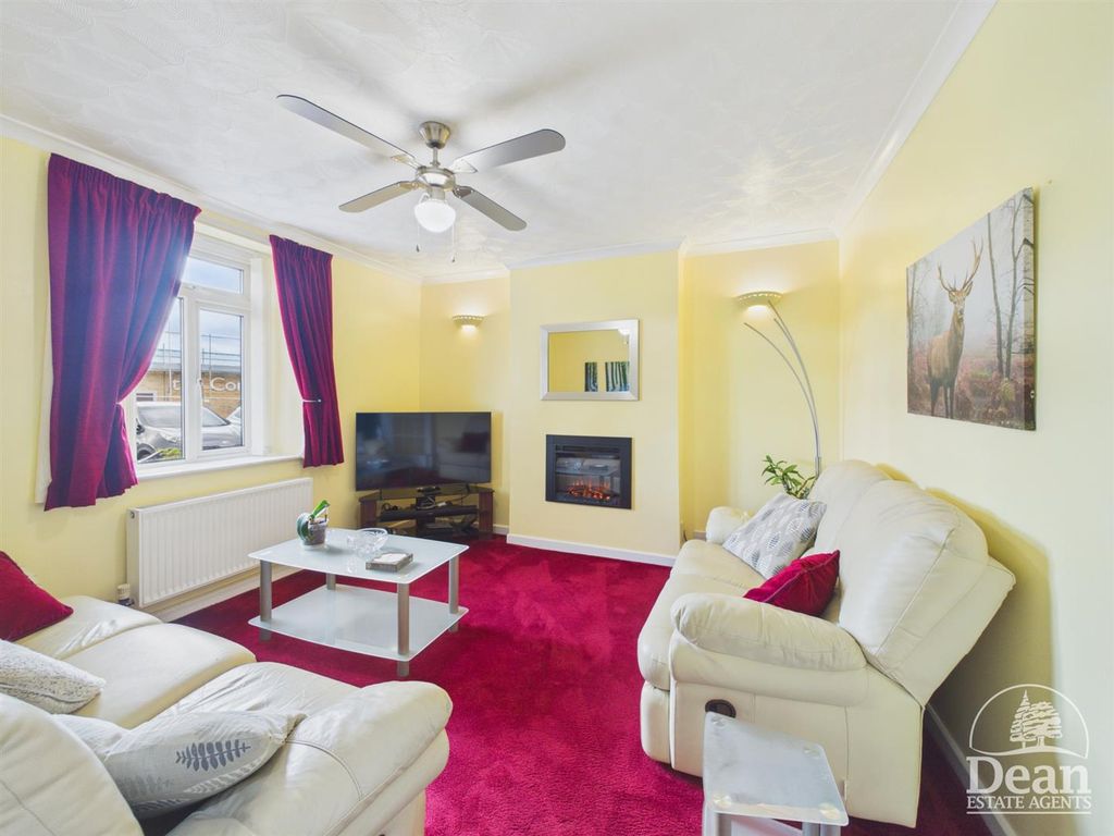 Property photo 3 of 32