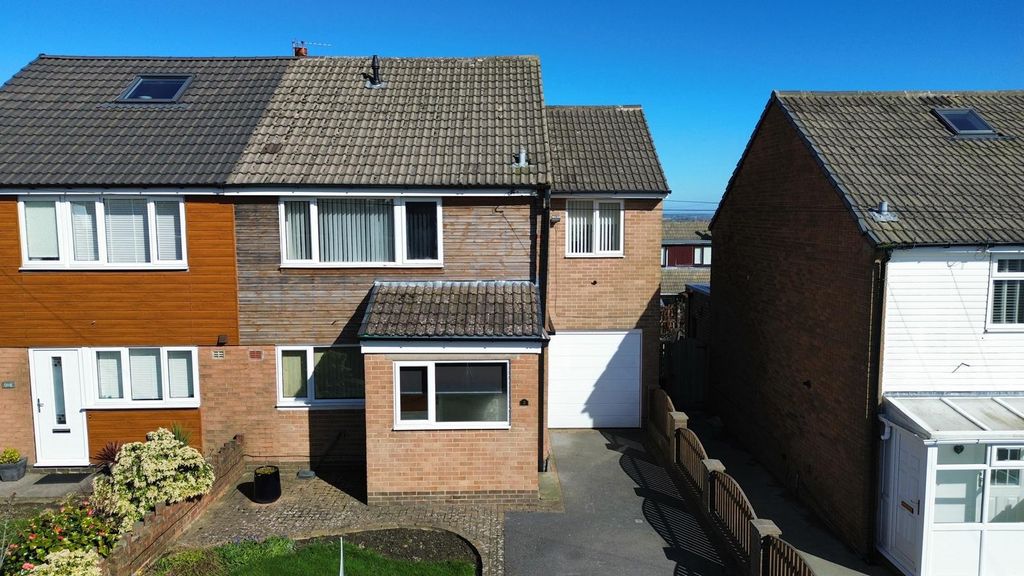 Property photo 1 of 18 External