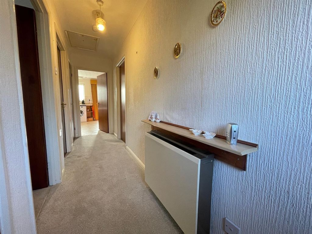 Property photo 2 of 13 Entrance Hall