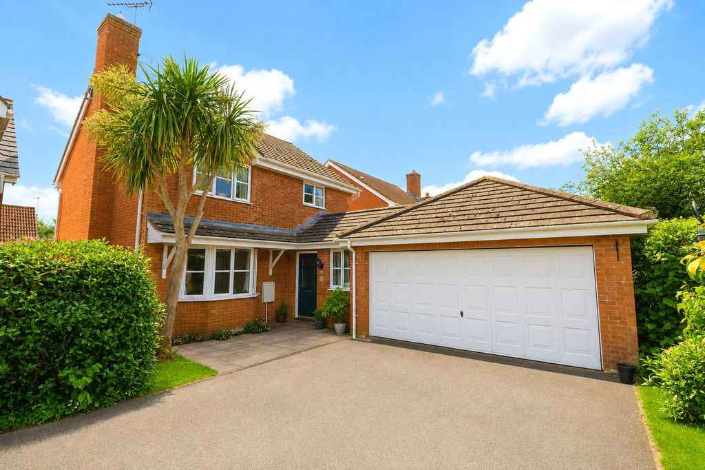 Property photo 1 of 25 1 - Picture No. 04