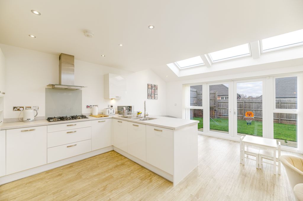 Property photo 3 of 27 08