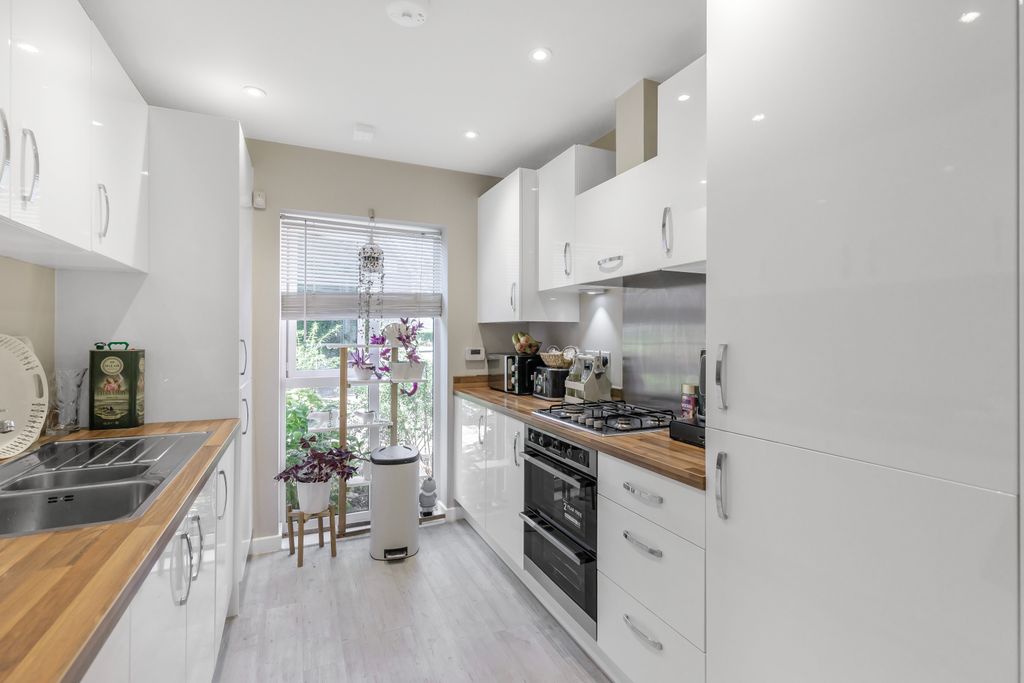 Additional image 18 of 4 bed semi-detached house for saleHall Lane, Kettering NN15
