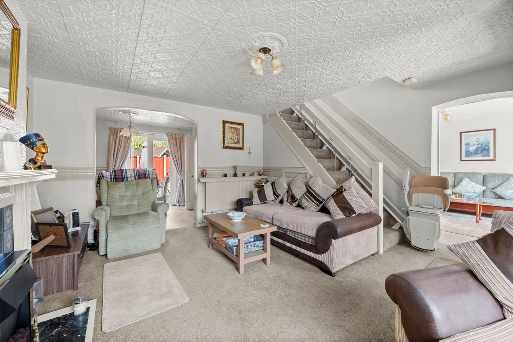 Property photo 3 of 37