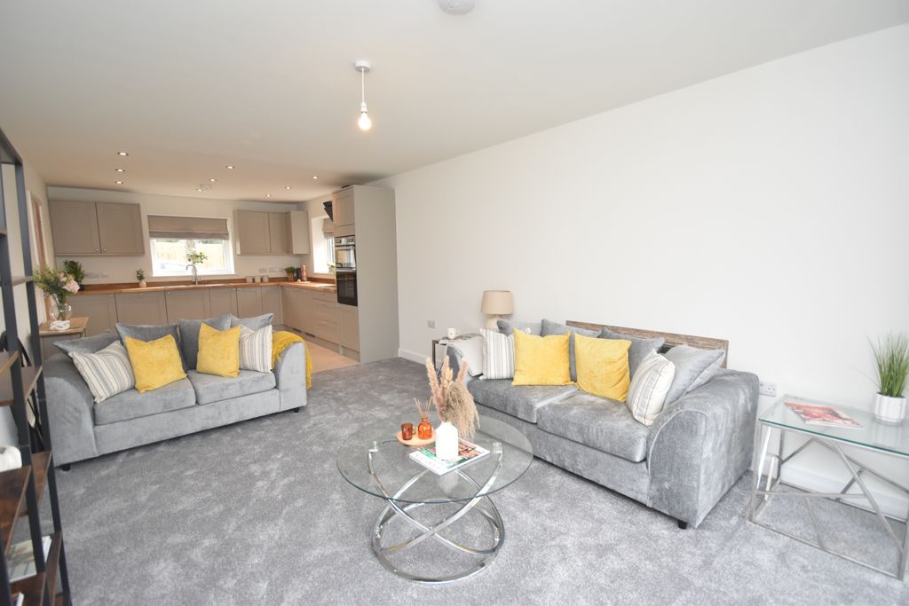 Property photo 2 of 17 Lounge/Kitchen