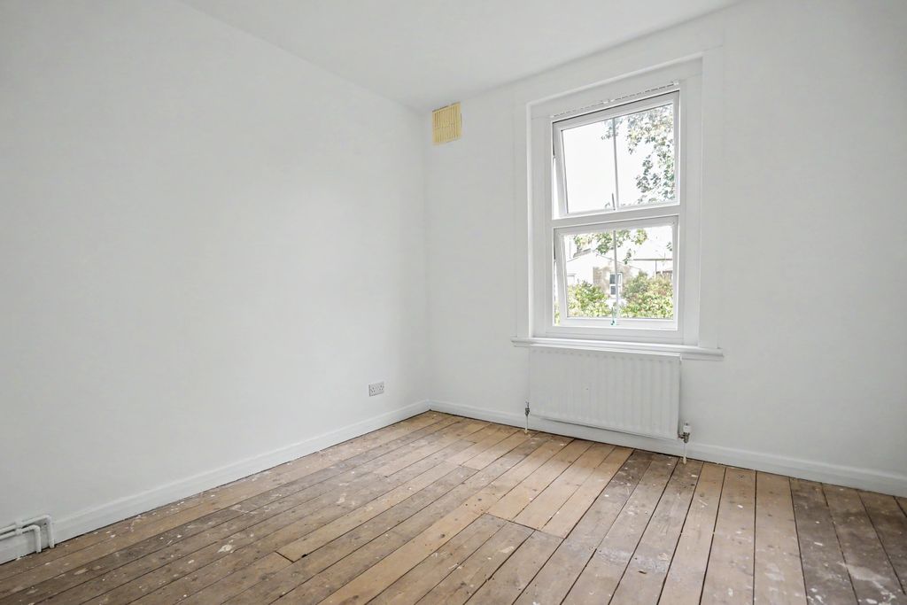 Property photo 3 of 20 25B Friern Road, East Dulwich, London Se22 0Au