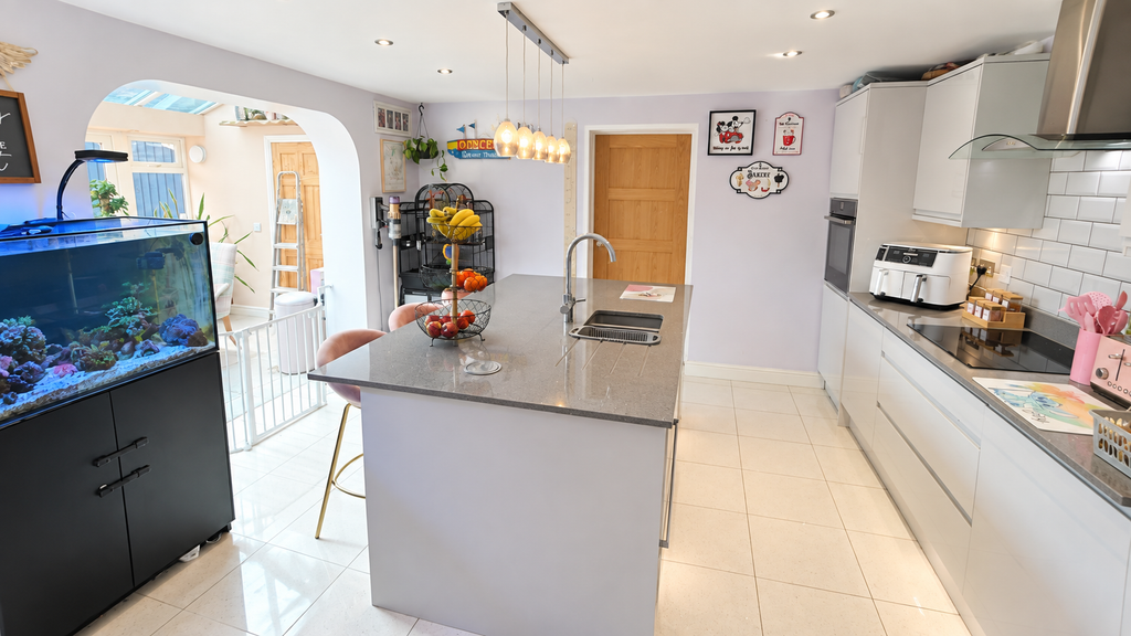 Property photo 3 of 38 B1A8ce69A83A3d091E8Cf7047Fabfbad136F20c3.Png