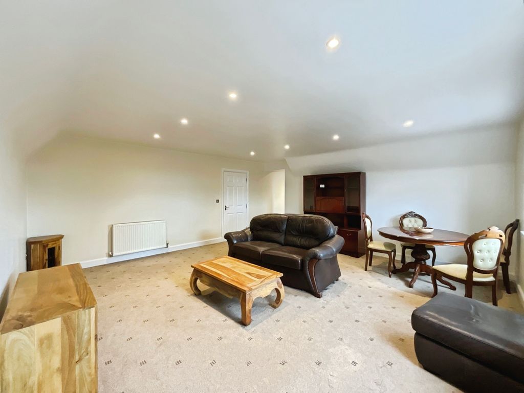 Property photo 2 of 12 Ee3693cc-C-461C-Af19-D2F0823D641C-1592-000000B831810C6C