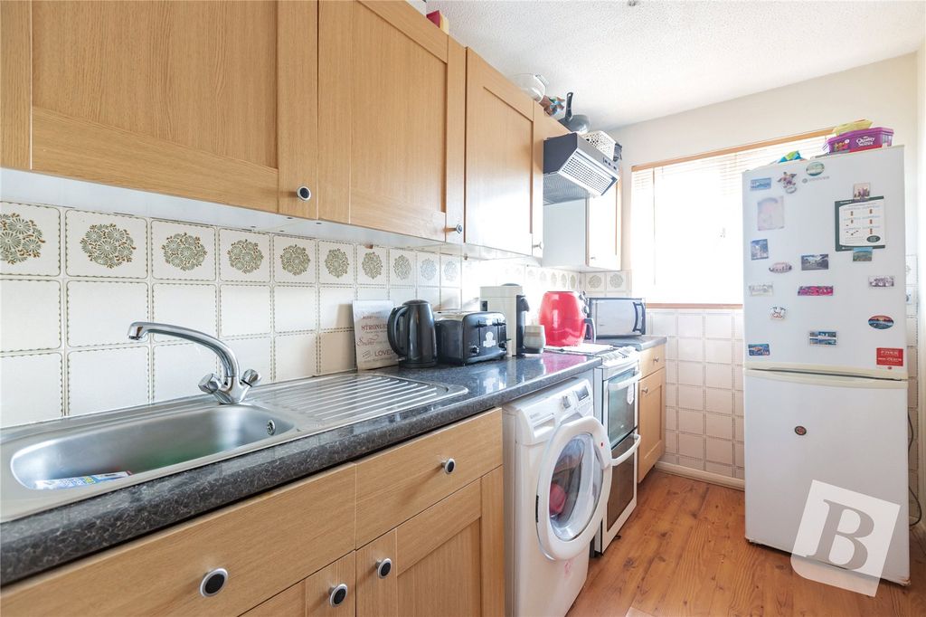 Property photo 2 of 10 Kitchen