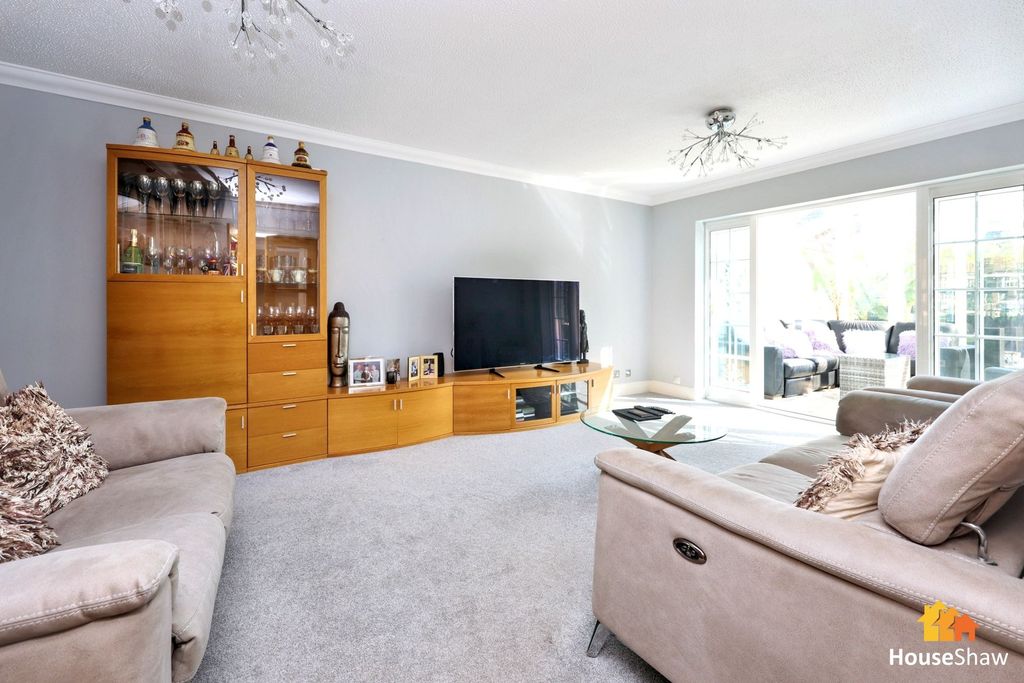 Property photo 3 of 31