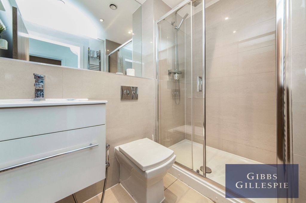 Property photo 3 of 7 Bathroom