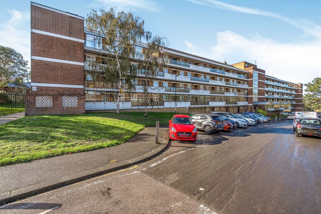 Property photo 1 of 12 1535045-11-6Ace10...