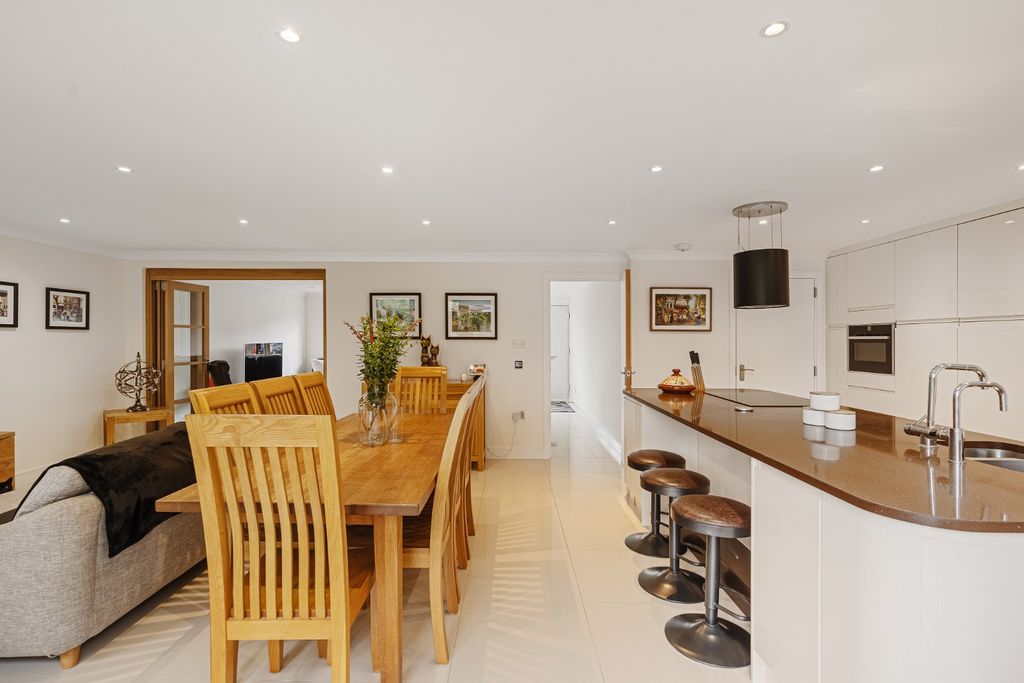 Property photo 3 of 26 3386135